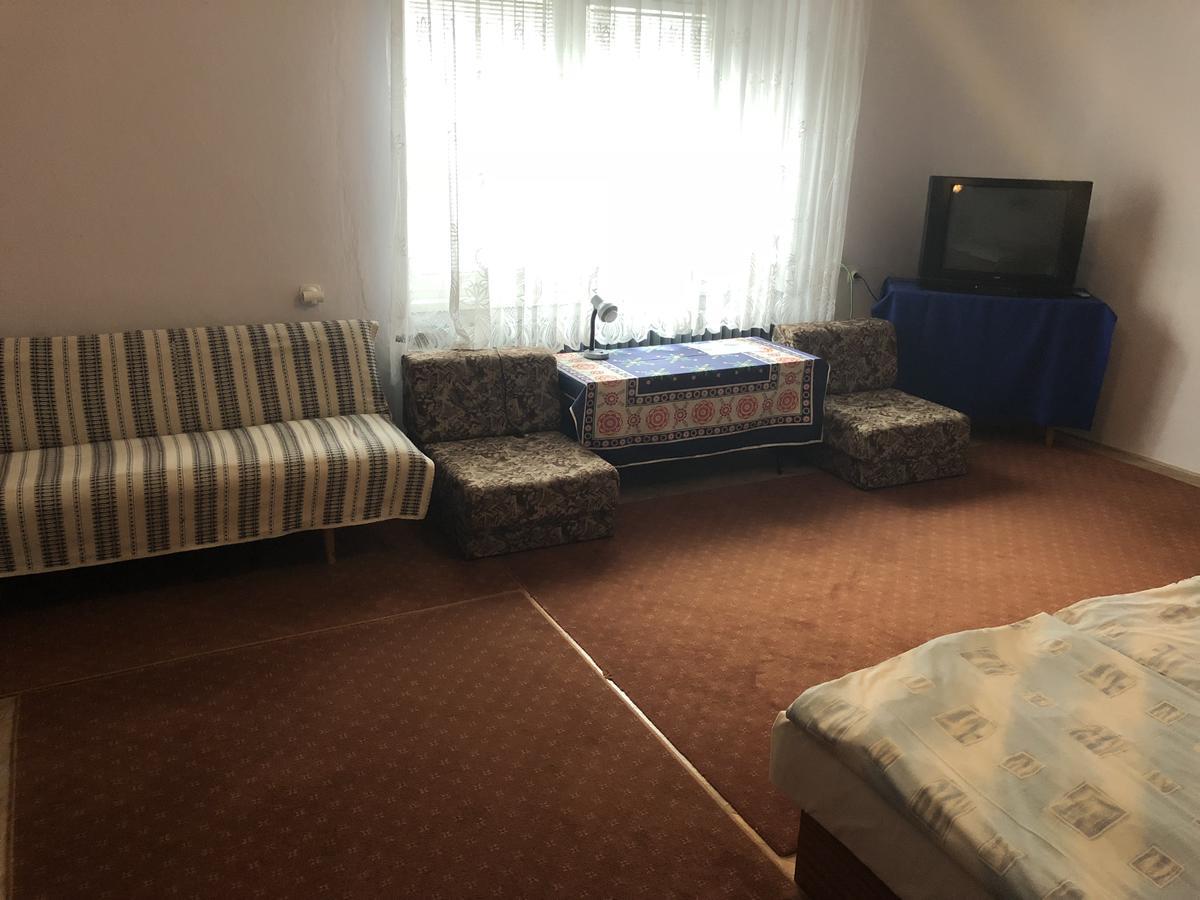 Eko Penzion Leo Дудинце Экстерьер фото
